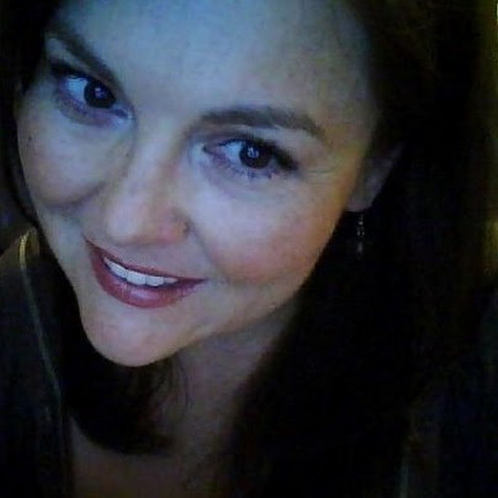 Meet your Posher, Mia